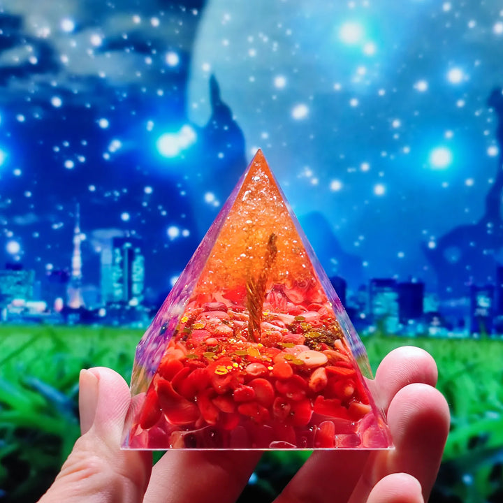 Orgonittpyramide med ametyst pendel – Energi, Beskyttelse og Dekorasjon | Skanto