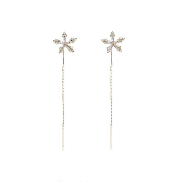 Skanto | Lange Blumen-Kettenohrringe | Elegantes leichtes Hängedesign | Gold