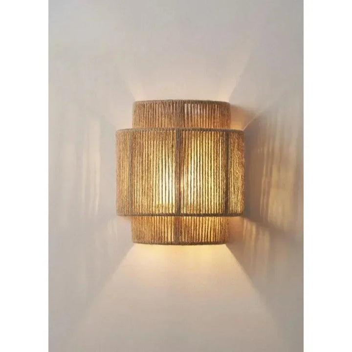 Skanto | Vegglampe LED med naturlig brun overflate og hampledning