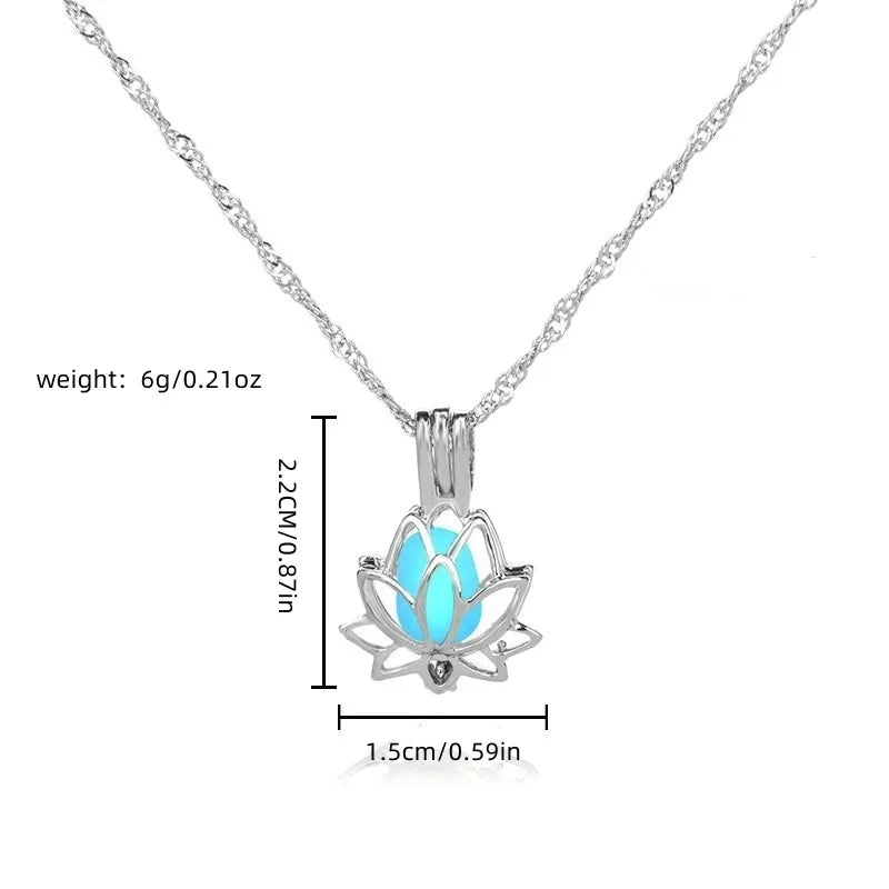 Skanto | Mystic Moon Glow Lotus Halskjede