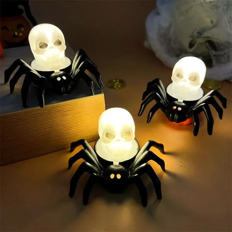 Skanto | Halloween LED Skalle & Edderkopp Lampe – Spooky Hjemmedekor