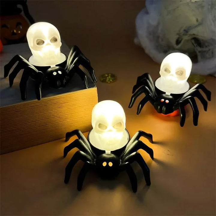 Skanto | Halloween LED Skalle & Edderkopp Lampe – Spooky Hjemmedekor