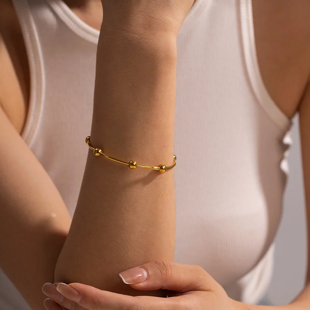 Skanto | Elegant Separert Kule Armring