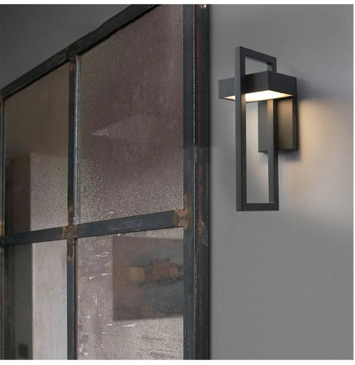 Skanto | LED Utendørs Vegglampe | Vanntett & Vintage Design | 10W | Svart Aluminium