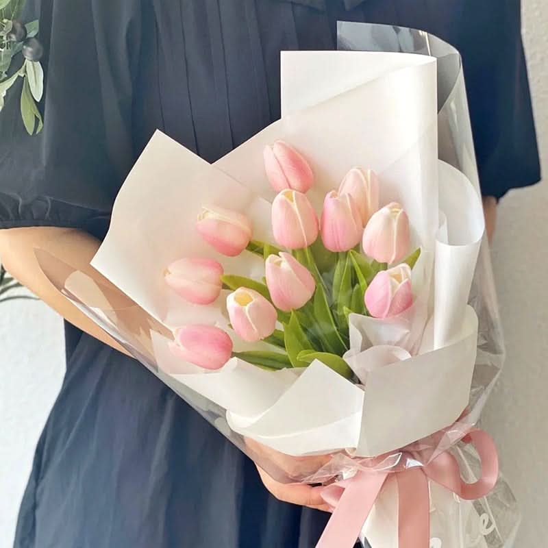 Künstlicher Tulpenstrauß mit realistisk wirkenden Blüten
