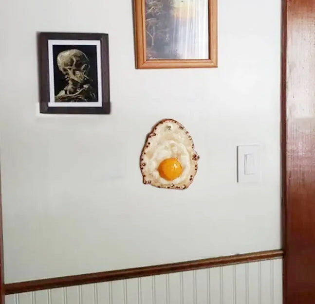Crispy Fried Egg Veggskulptur | Skanto
