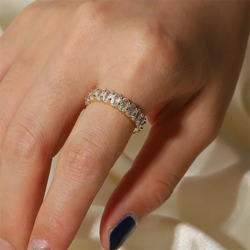 Skanto | Delikat Ova Kuttdiamantprydet Ring
