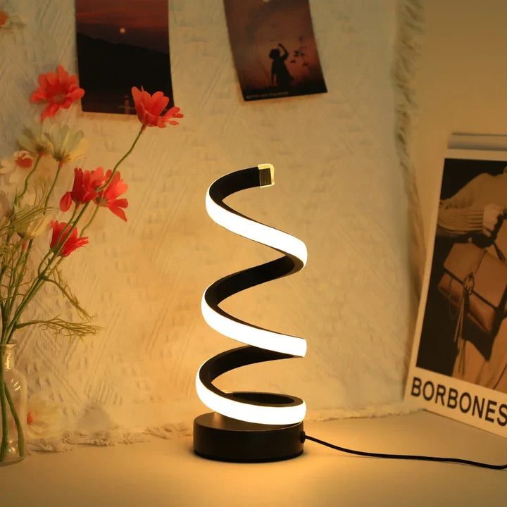 Skanto | Moderne S-formet Skrivebordslampe - FlexiGlow