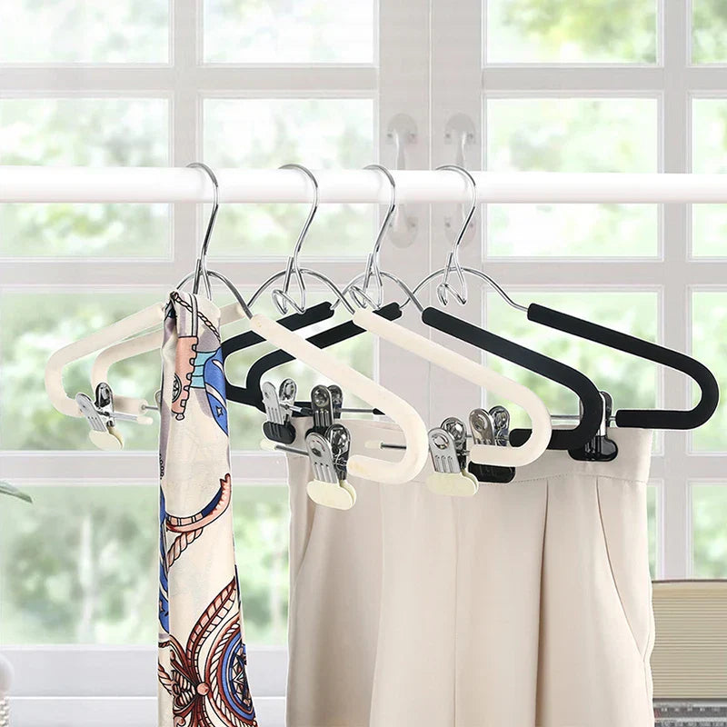 Skanto | Plassbesparende Design Stable Kleshengerset