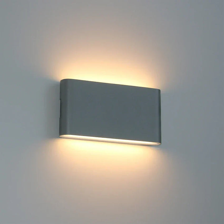 Værbestandig LED vegglampe, Robust dekorativ vegglampe for innendørs og utendørs bruk | Skanto
