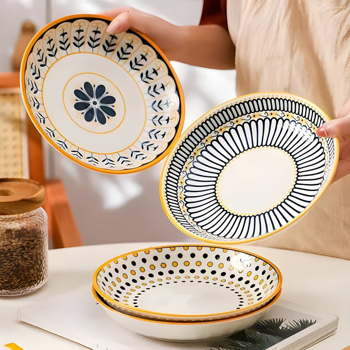Håndmalt tallerkensett i porselen – elegant og dekorativt | Perfekt for hverdagsbruk og spesielle anledninger