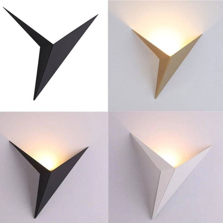 Skanto | Triangulær Vegglampe – Minimalistisk Design