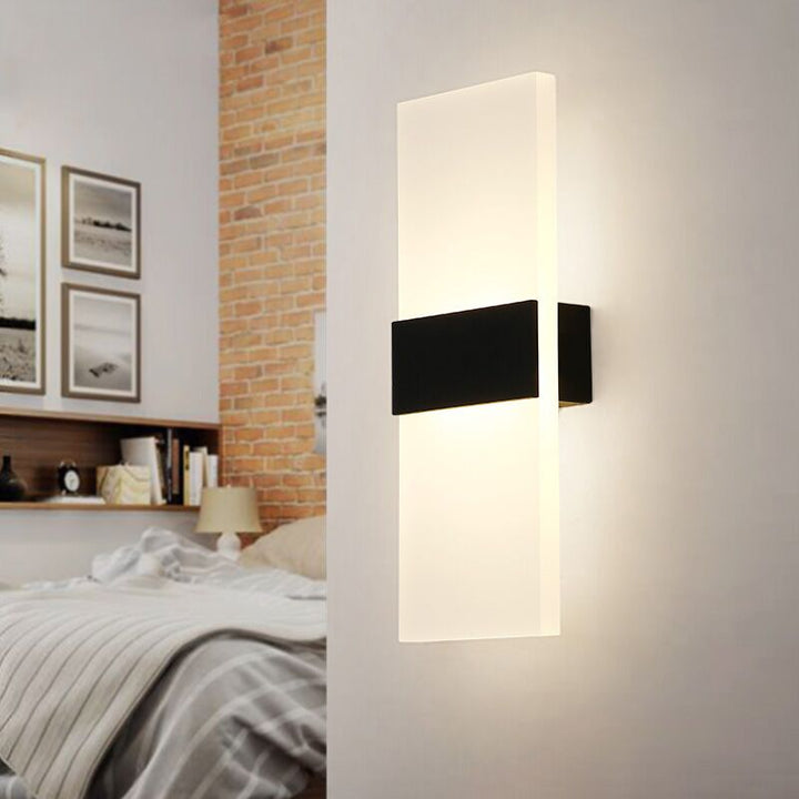 Skanto | Moderne vegglampe for soverom i elegant form