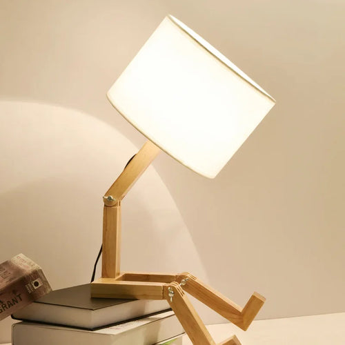 Skanto | Tre lampe med bokholder – Moderen design for hjemmet ditt