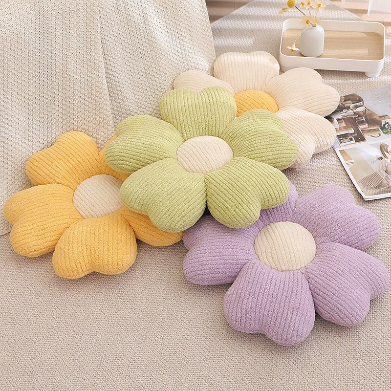 Fluffy Clover Flower Cushion | Skanto