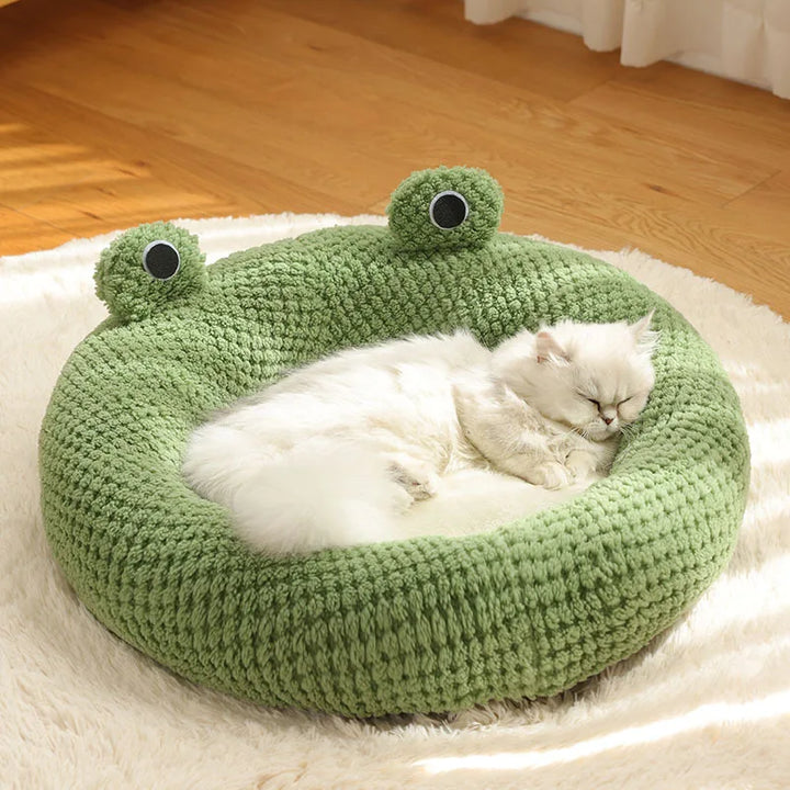 Skanto | Pet Cave FroggiHome | Plush Frog Design | Semi-Lukket & Rund | 40–50 cm | For Katter & Små Hunder