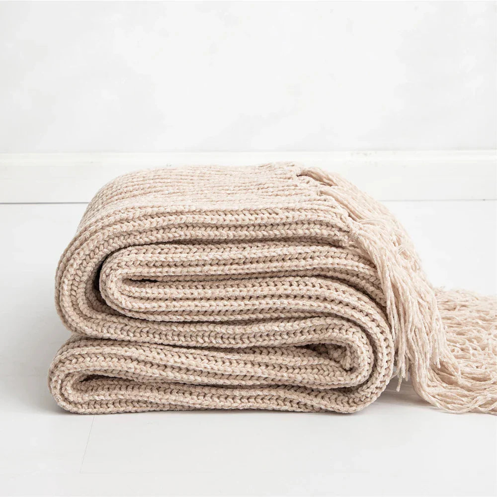 HeartCozy Blanket – Luxe Chenille Blanket with Heart Fringes Skanto