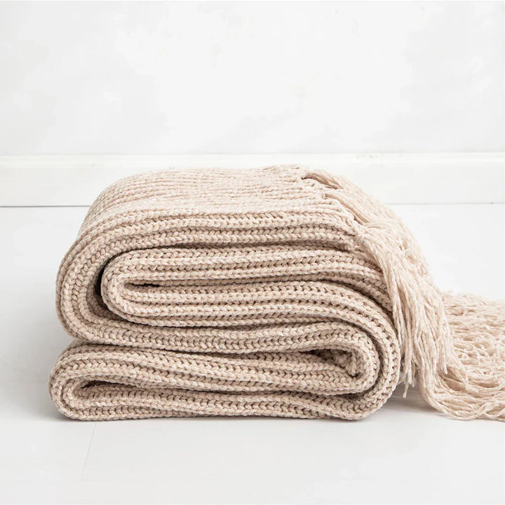 HeartCozy Blanket – Luxe Chenille Blanket with Heart Fringes Skanto