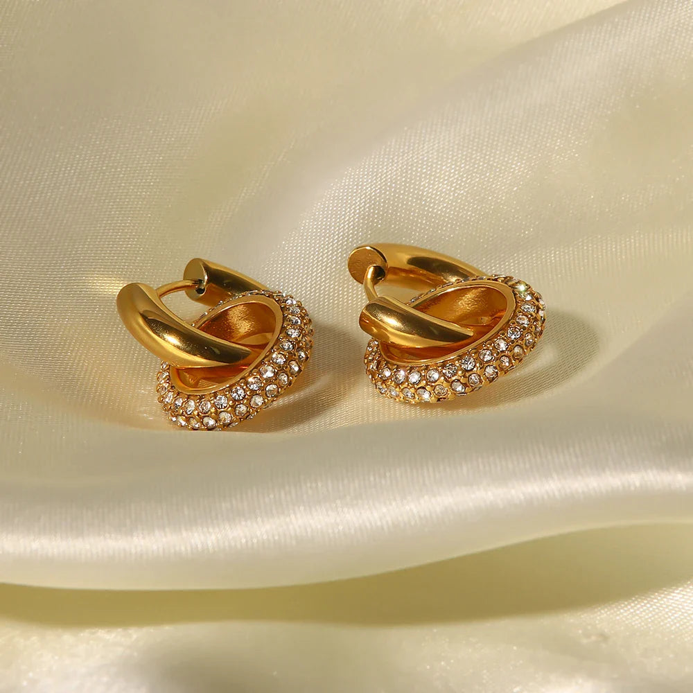Skanto | 18k Dainty Huggie Diamant Dangle Øredobber