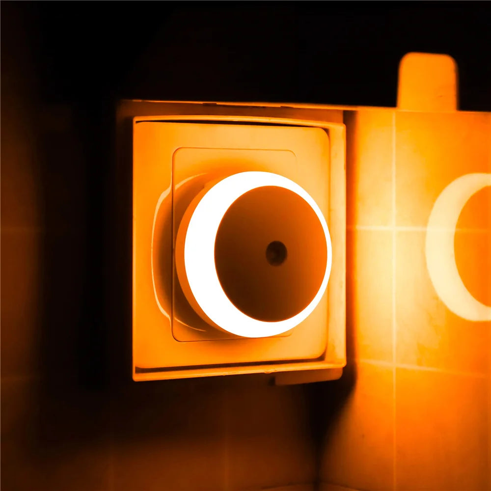 Skanto | NOXORA LED nattlys | Twilight sensor & automatisk dimming | Plug-in lys | Varm hvit