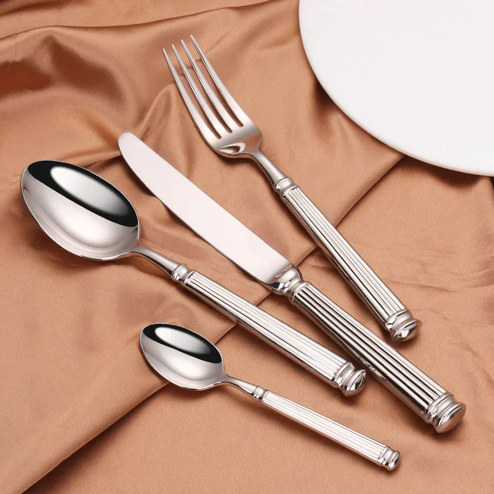 Skanto | Bestikksett i Rustfritt Stål | 304 Speilfinish for Hverdag og Formell Servering