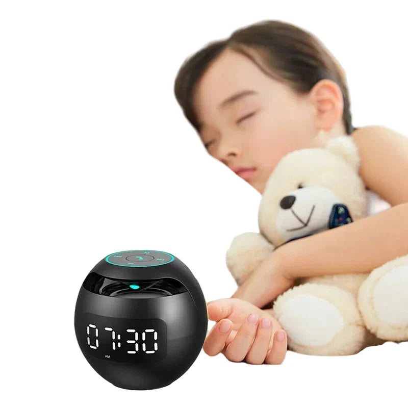 Skanto | Digital LED Vekkerklokke med Bluetooth-høyttaler og Fargerik Nattlampe – Bevegelsessensor, Oppladbar, 5W Lyd