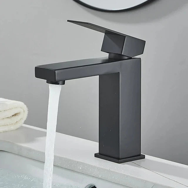 Skanto | Moderne Svart-Sølv Kran - for Luksus Bathtub Opplevelse