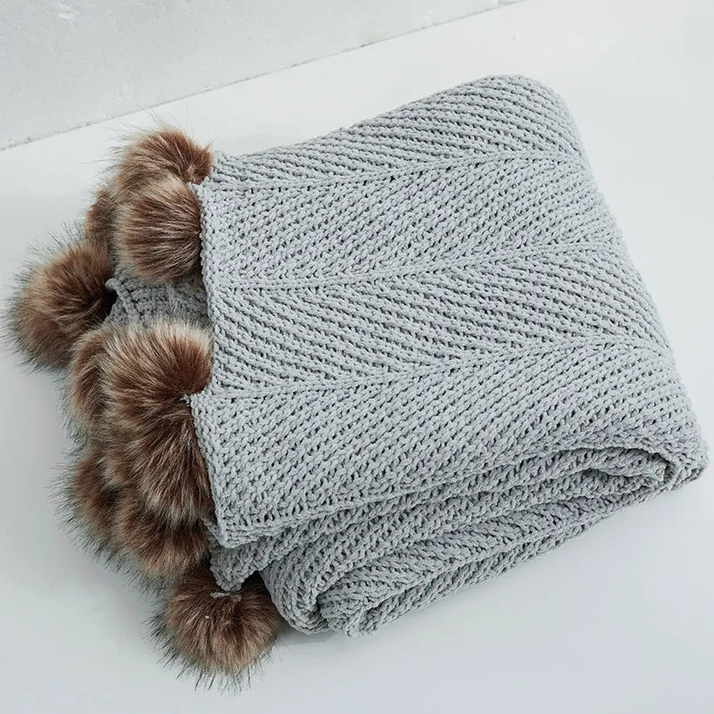 HeartCozy Blanket – Luxe Chenille Blanket with Heart Fringes Skanto