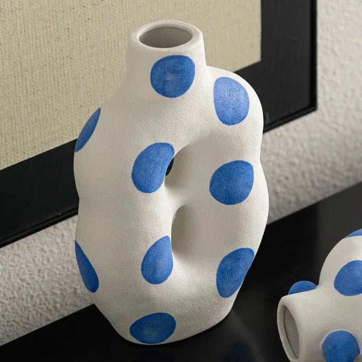 Blå prikkete wonky vase | Skanto
