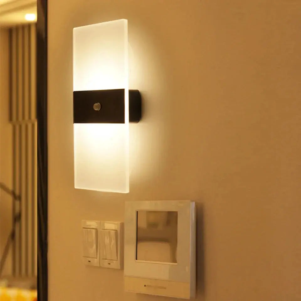 Skanto | Éclatante - Berøringspanel Vegglampe USB-oppladbar