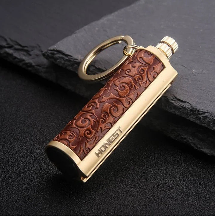 Lærri nøkkelring Metall Tenner Inferno Lighter | Skanto