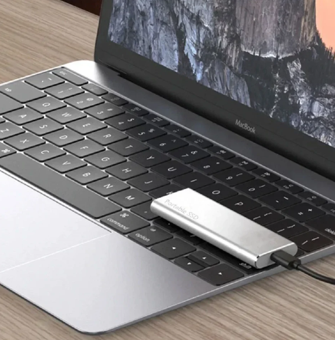 Skanto | 4TB USB-C Bærbar Ekstern Harddisk for PC & Mac