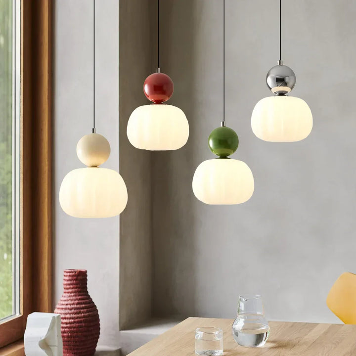 Skanto | Glasscharms med en gyllen akcent av luksus