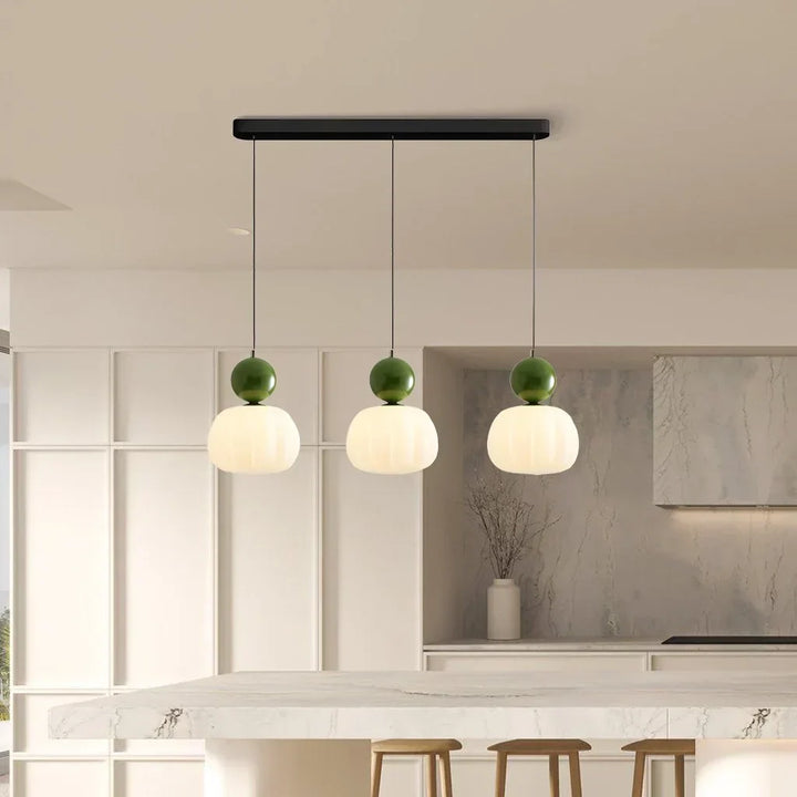 Skanto | Glasscharms med en gyllen akcent av luksus