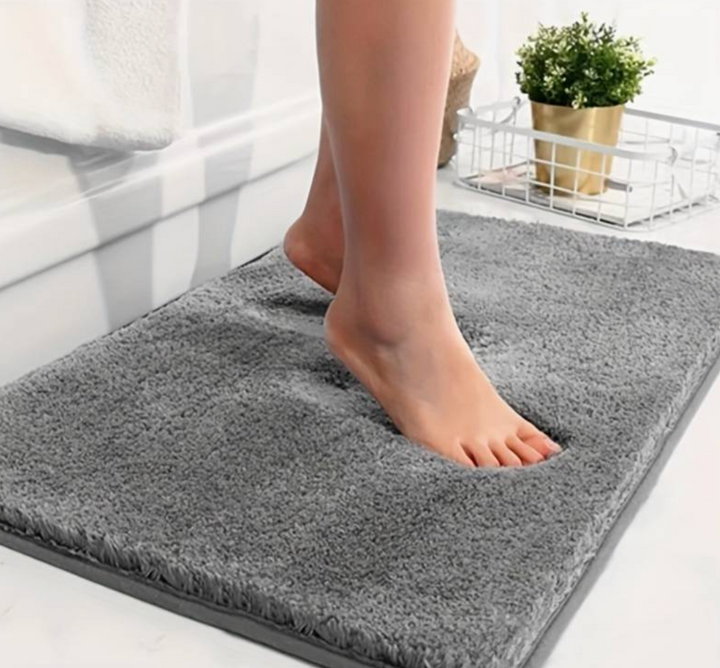 Tykk mikrofiber badematte - Myk, absorberende, sklisikker - Perfekt for bad og soverom | Skanto