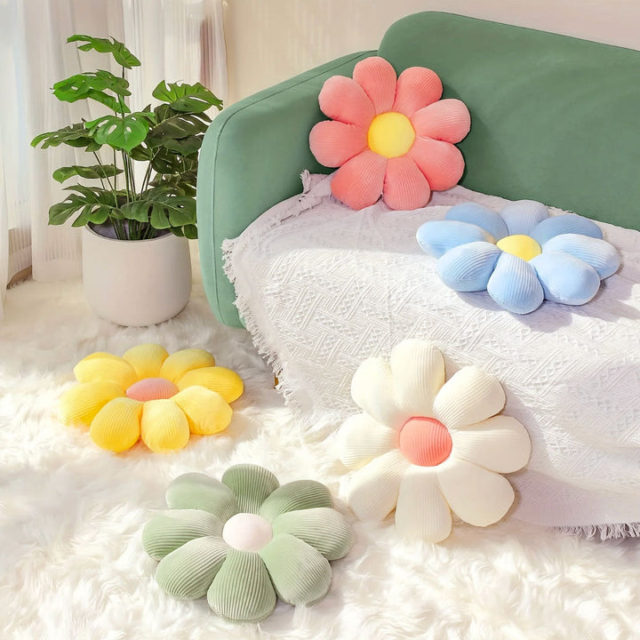 Daisy Plush Cushion | Skanto