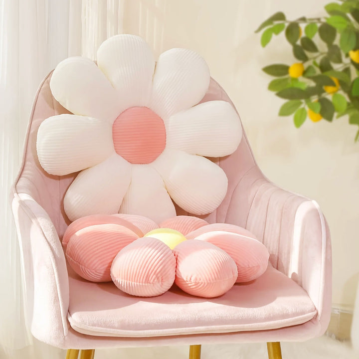 Daisy Plush Cushion | Skanto