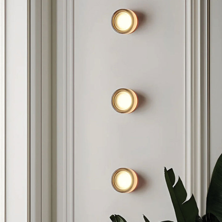 Skanto | LumièreLux - Stilig Dimple Vegglampe laget av Metall og glass