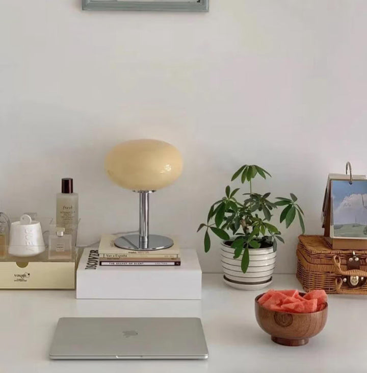 SérénitéMagique - Elegant beige bordlampe for ambientebelysning Skanto