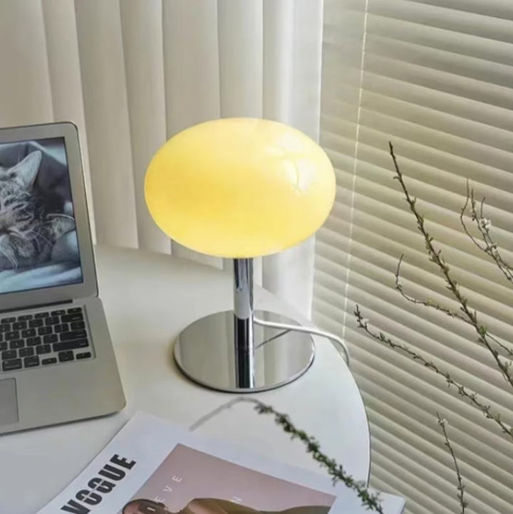 SérénitéMagique - Elegant beige bordlampe for ambientebelysning Skanto