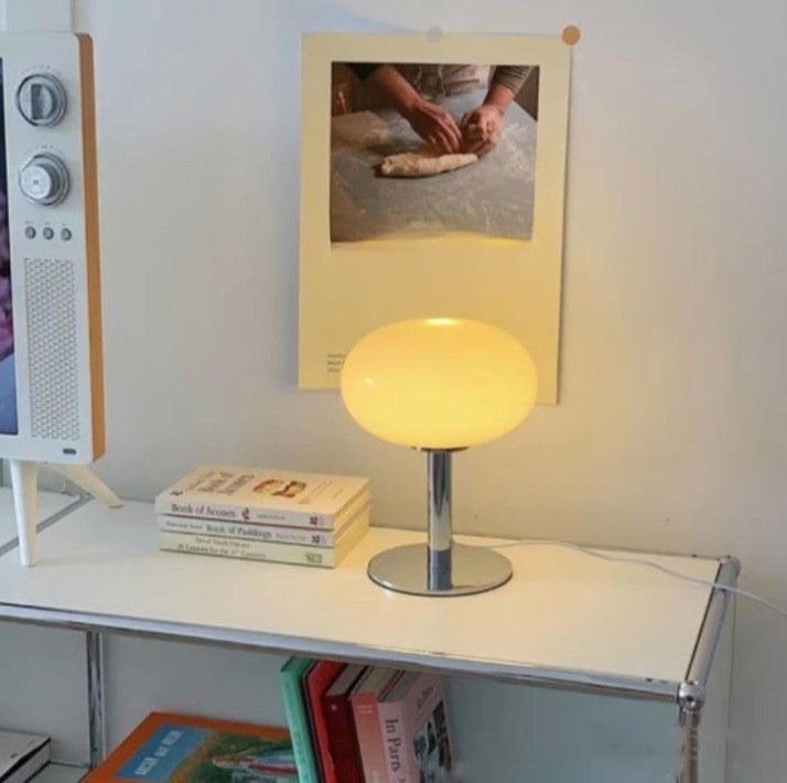 SérénitéMagique - Elegant beige bordlampe for ambientebelysning Skanto