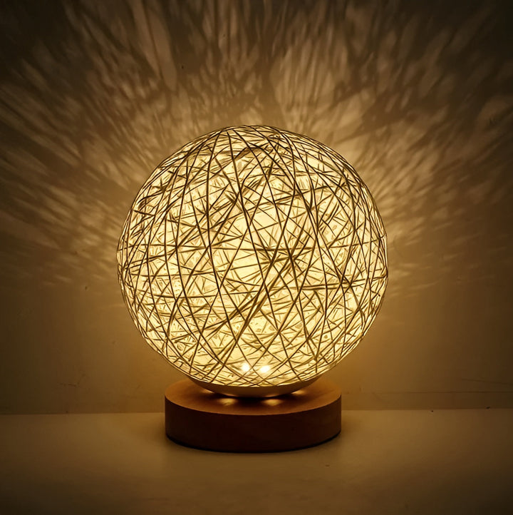 TwineGlow Lys - Moderen USB Oppladbar Rattan Bordlampe | Skanto