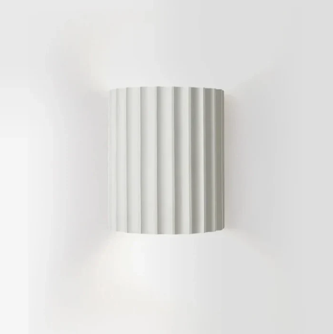 Skanto | Moderne vegglampe laget av harpiks