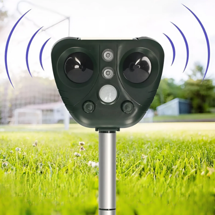 Skanto | Ultrasonic Bird Repeller, Solar Powered