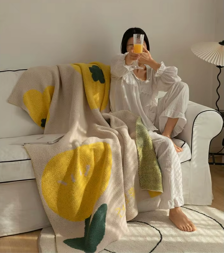 Floral Sofa Blanket – Nordic Fleece Throw | Skanto