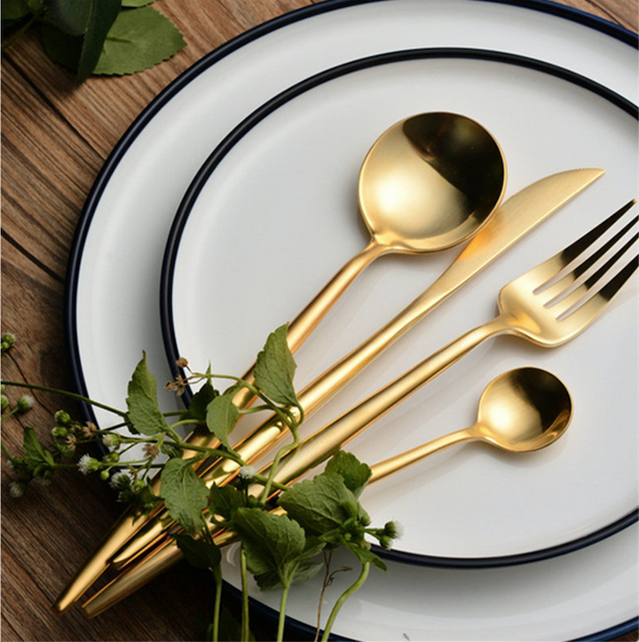 Arya Gold Bestikksett – Elegant Enkelhet i Gull | Skanto