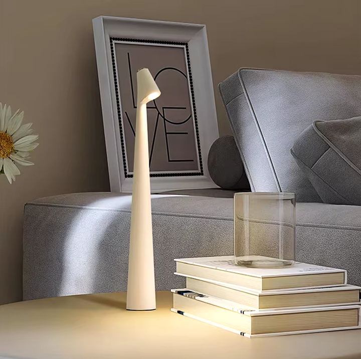 Skanto | LumiLux Bærbar Touch LED Lampe – Oppladbar, Dimbar og Slank Design