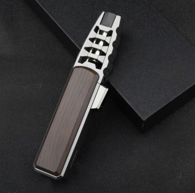 BlazeGuard Lighter – Robust Vindbeskytter Flamme for Adventure Skanto