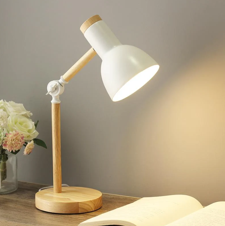 Skanto | Skandinavisk bordlampe laget av tre