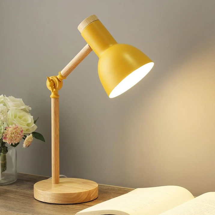 Skanto | Skandinavisk bordlampe laget av tre